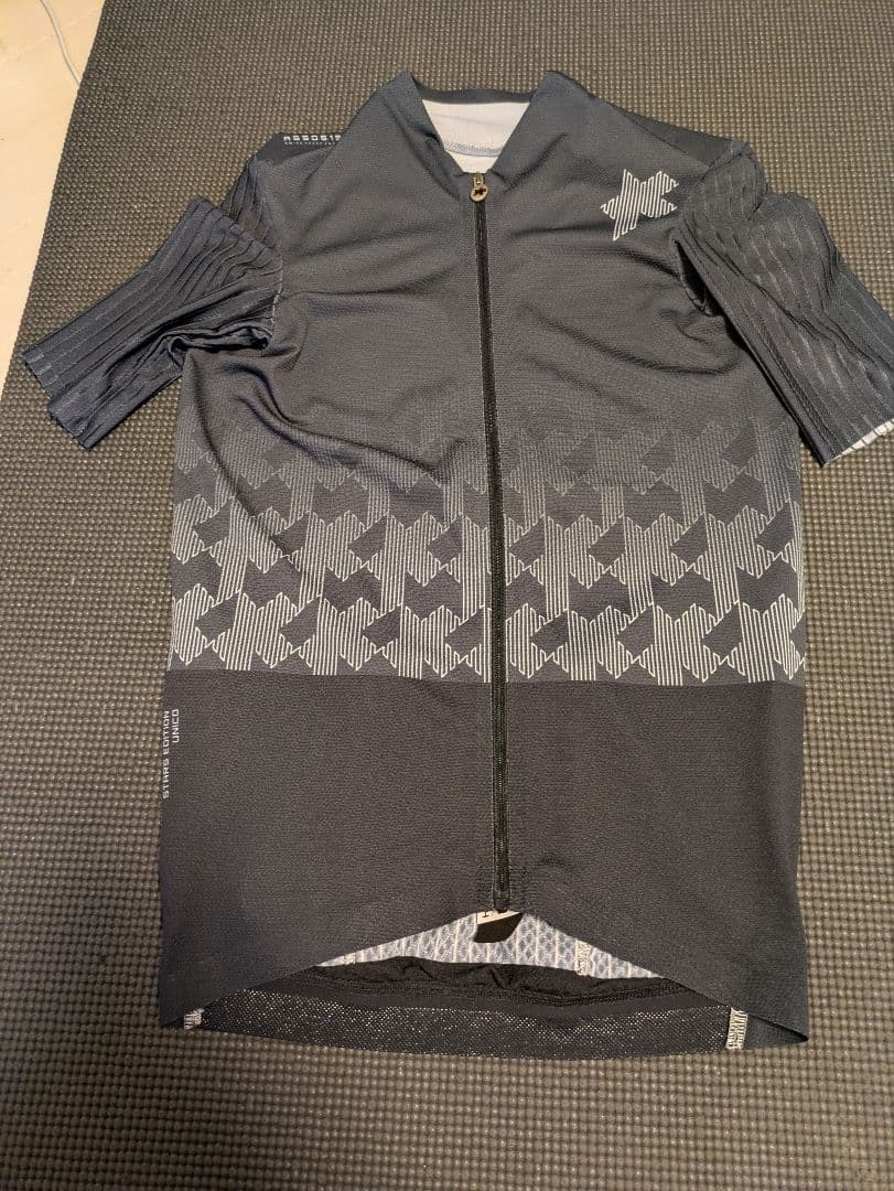 ASSOSアソスEQUIPE RS SS JERSEY S11 サイズSブラック ショートスリーブジャージ【EQUIPE RS Jersey S11】｜ASSOS（アソス