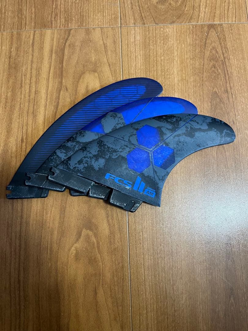 FCS II サーフボードフィン 3枚セット ブラック/ブルー TLS FCS2 フィン スピーダー トライフィン スラスター 3fin 3フィン 3