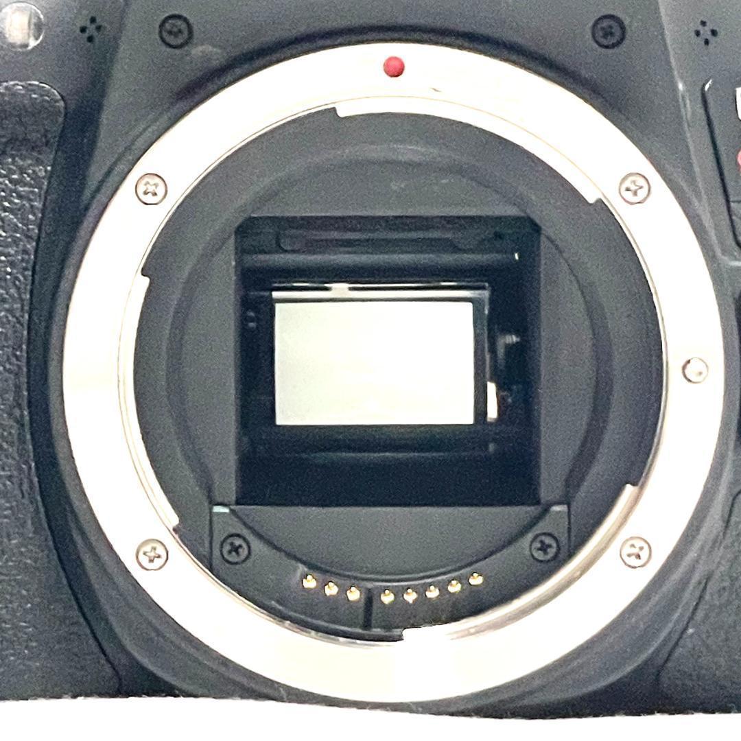 動く被写体を捉える❣️ Canon EOS Kiss X8i Wズームレンズ - メルカリ