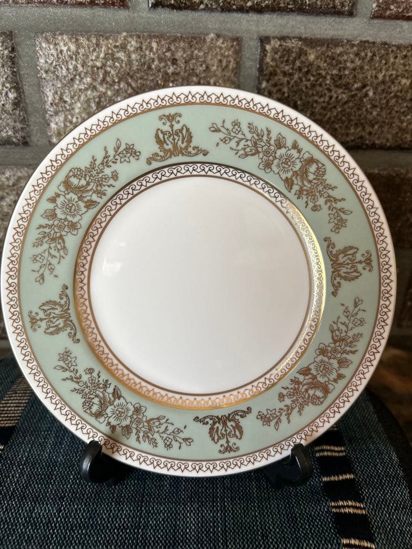 ウエッジウッドゼージグリーンケーキ皿6枚黒壺箱入り15.5cm ウエッジウッドゼージグリーンケーキ皿6枚黒壺箱入り15.5cm - メルカリ