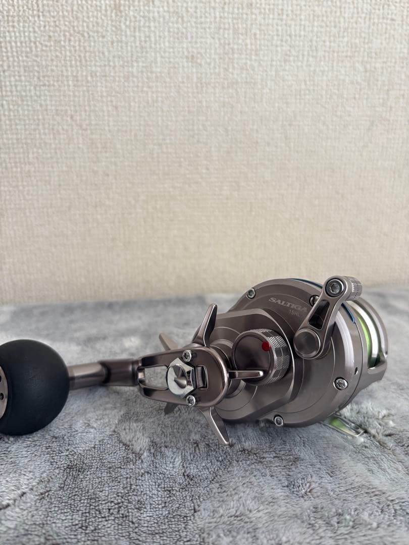 ダイワ 15ソルティガ 15HL 美品 ダイワ 15 ソルティガ 15H （ギヤ比6.4）（右ハンドル）