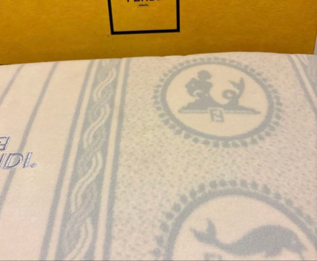 FENDI フェンディ 12星座モチーフ 綿毛布 ブランケット - メルカリ