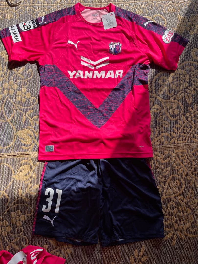 【非売品】セレッソ大阪　2019FP1stユニフォーム #31 YAMANE 非売品】セレッソ大阪 2019FP1stユニフォーム #31 YAMANE - メルカリ