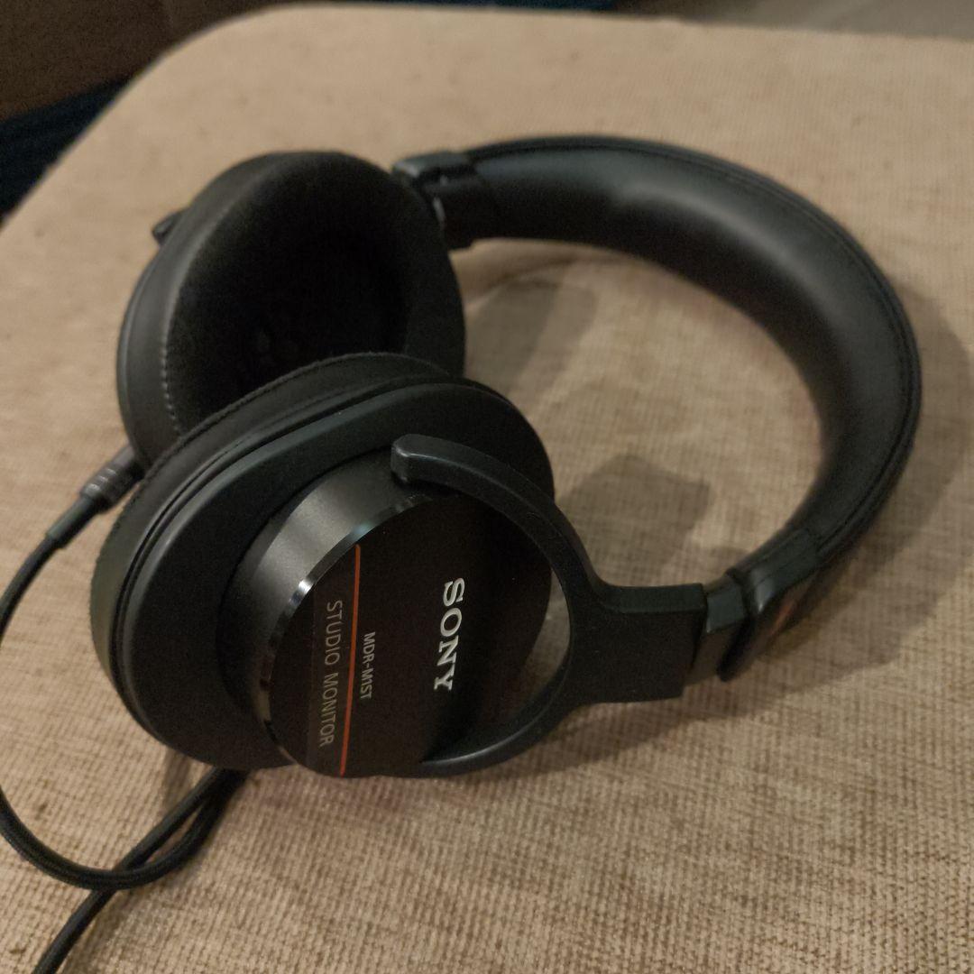 MDR-M1ST SONYスタジオヘッドホン SONYソニー / MDR-M1ST ハイレゾ対応プロフェッショナル・モニター