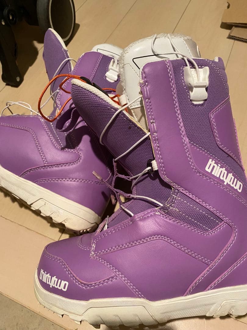 thirtytwo パープル スノーボードブーツ Amazon.com: Thirtytwo Mens Light Snowboard Boot - 2023/2024 Grey