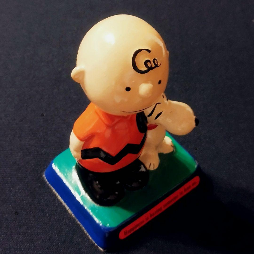チャーリー・ブラウンとスヌーピー 陶器の置物 1971年製 - メルカリ