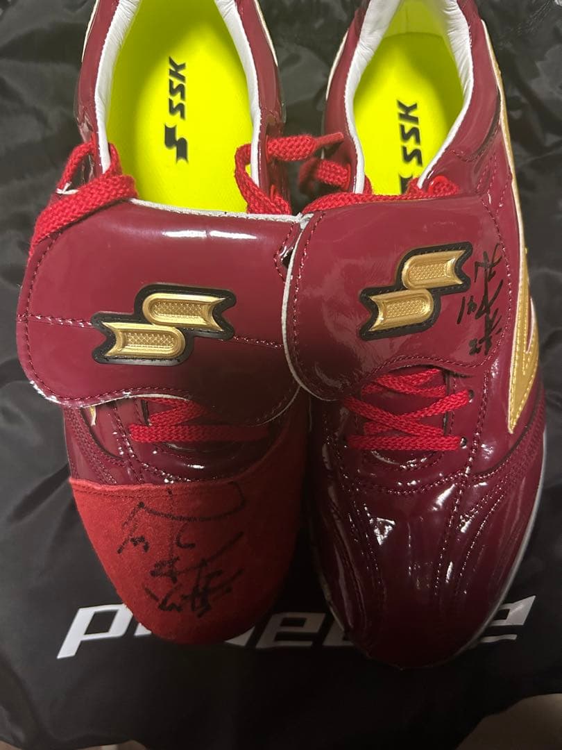 本日限定値下げ　楽天　青山浩二　SSK 赤 スパイク 直筆サイン入り　野球 8/24(土)21:00】青山浩二選手「600試合登板記念グッズ」発売