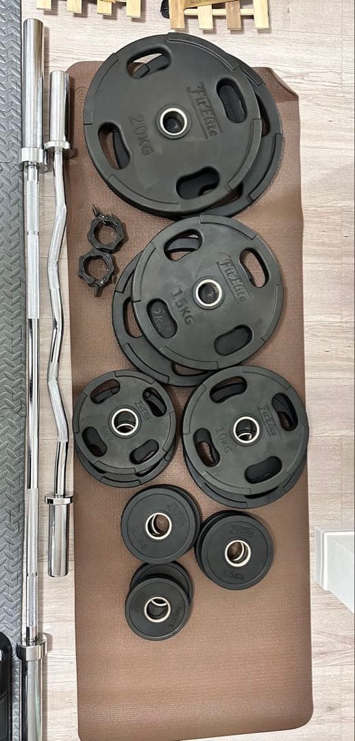 【あまたつ直接引き取り】ウエイトトレーニングセット sg0c6s6evg9akcr0po8u.jpg
