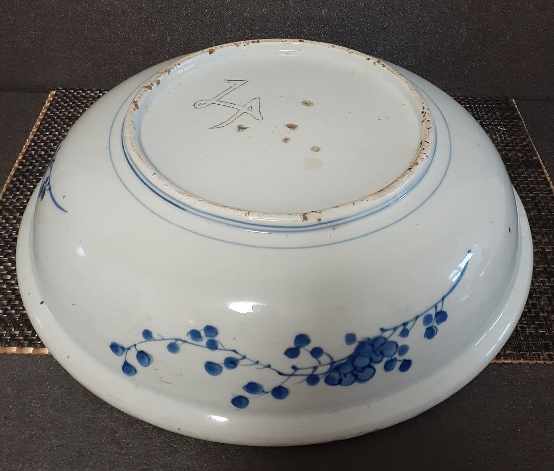 大名品】江戸末期～明治初期 古伊万里 染付 菊花に蝶の図 特大38.1cm大