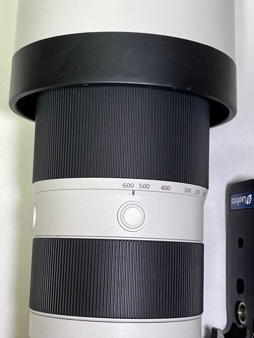 SONY FE 200-600mm F5.6-6.3 G OSSレンズフット付き