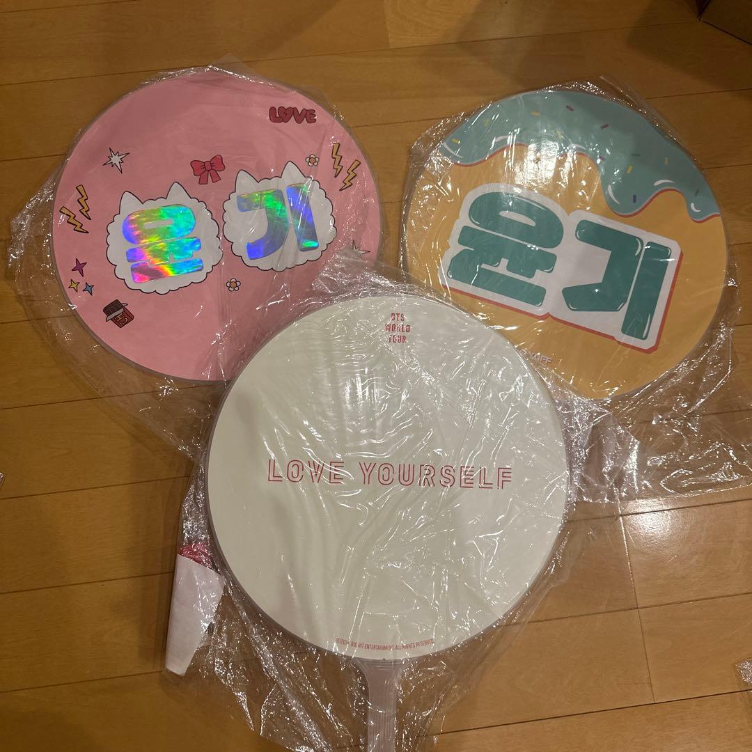 BTS ユンギ シュガうちわ 【公式】 その他あり - メルカリ