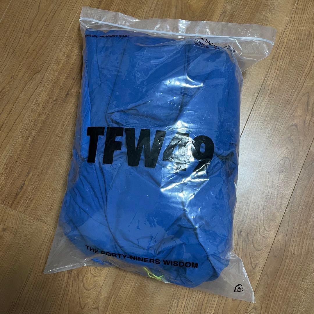 定価9.4万 新品未使用 TFW49 ダウンジャケット ブルー XL ゴルフ