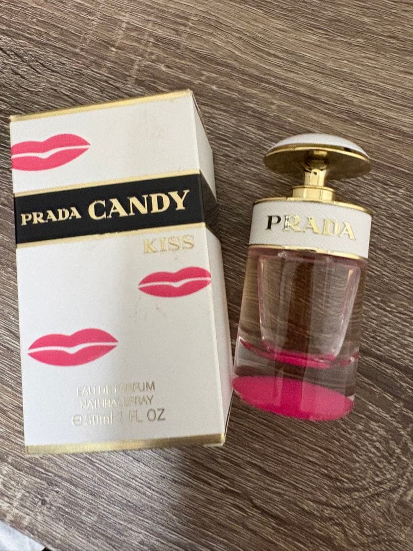 PRADA CANDY KISS 30ml Eau de Parfum - メルカリ
