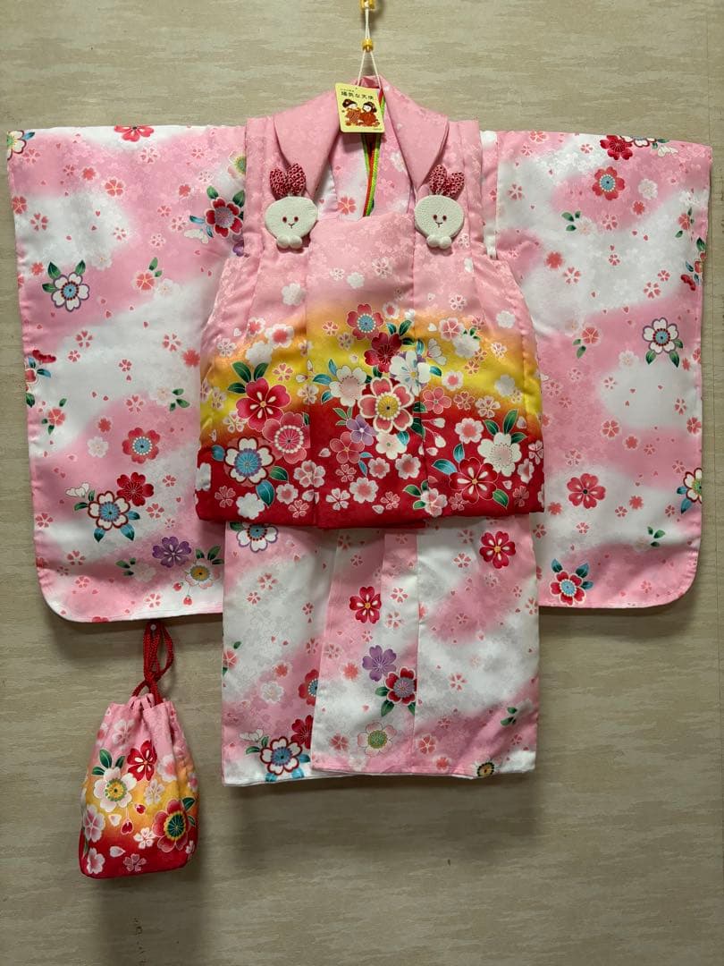 七五三　3歳女の子　着物・被布セット　白とピンク　うさぎ飾り　カラフル被布　新品 25shikibu3-7-2.jpg
