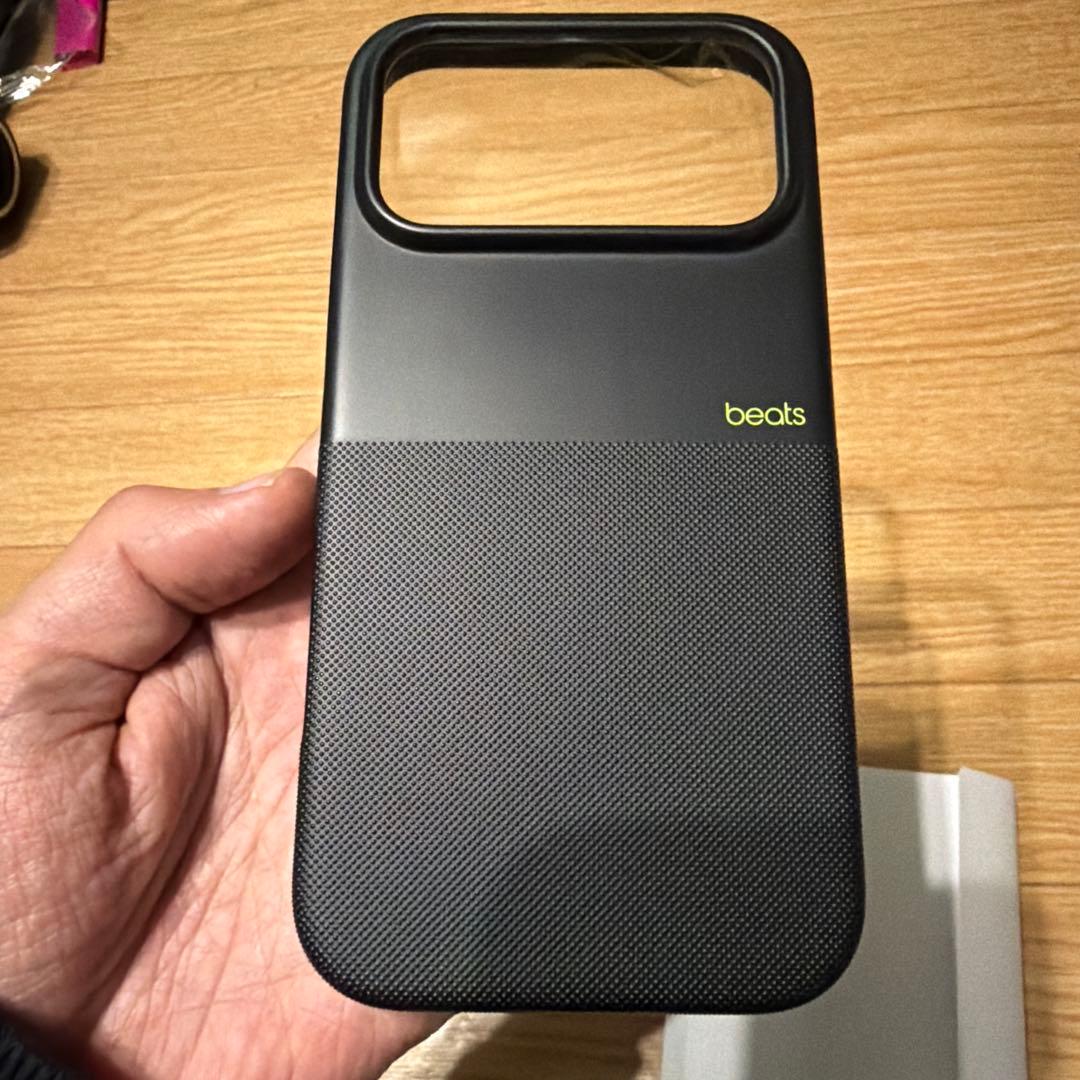 Beats iPhone 17 Pro Max ケース エベレストブラック - メルカリ
