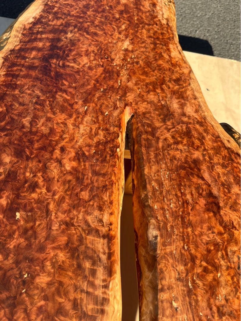 たのメル便] 天杉 漣杢(さざなみもく) ローテーブル 無垢材 新品未使用