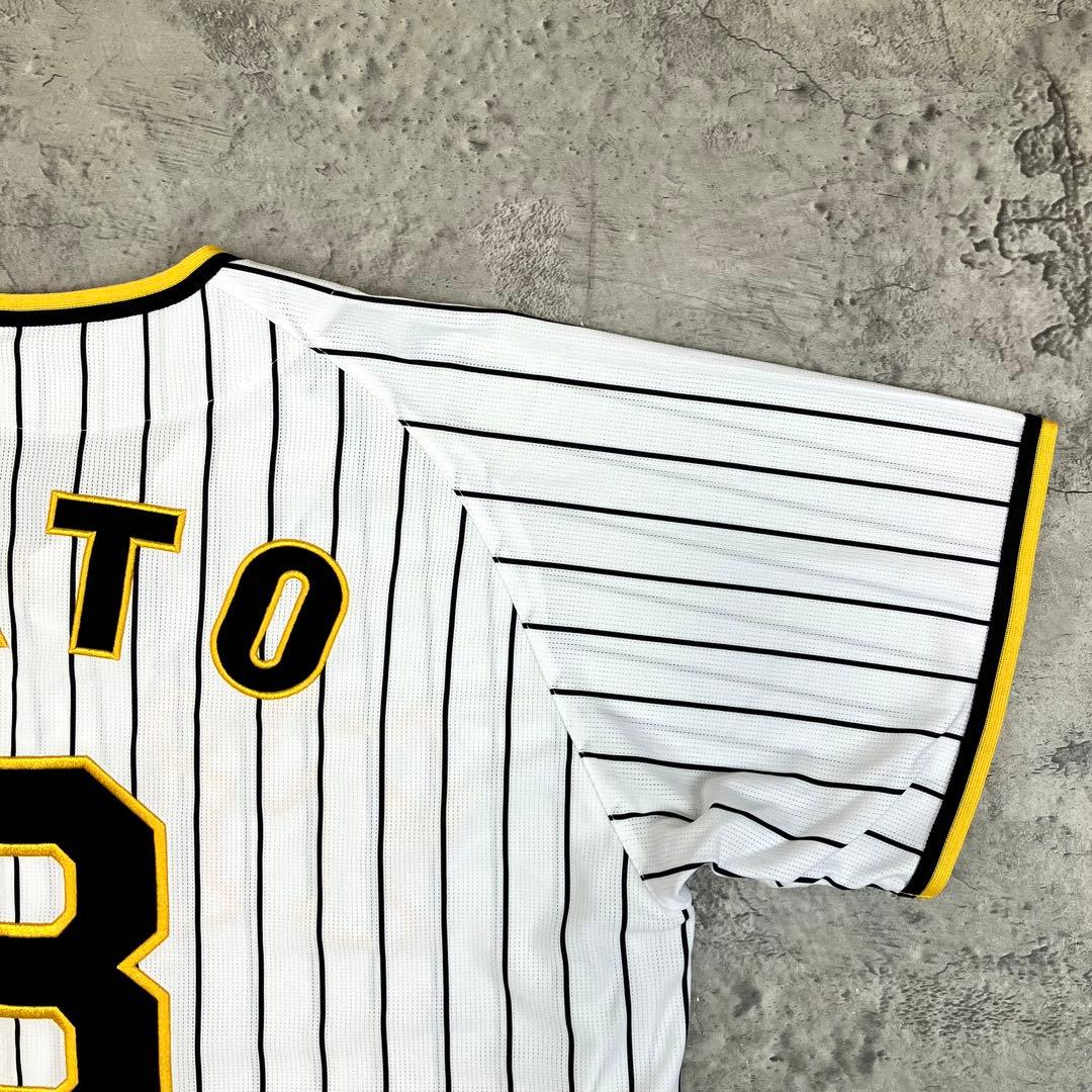 阪神タイガース 佐藤輝明 #8 レプリカユニフォーム ミズノ 古着 刺繍 M