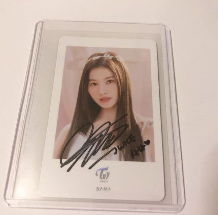 twice サナ 直筆サイン入り公式トレカ！ - メルカリ