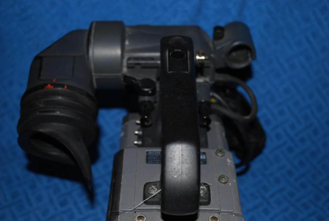 ソニー放送用カメラBVP550＋キャノンレンズ中古ジャンク品の出品です