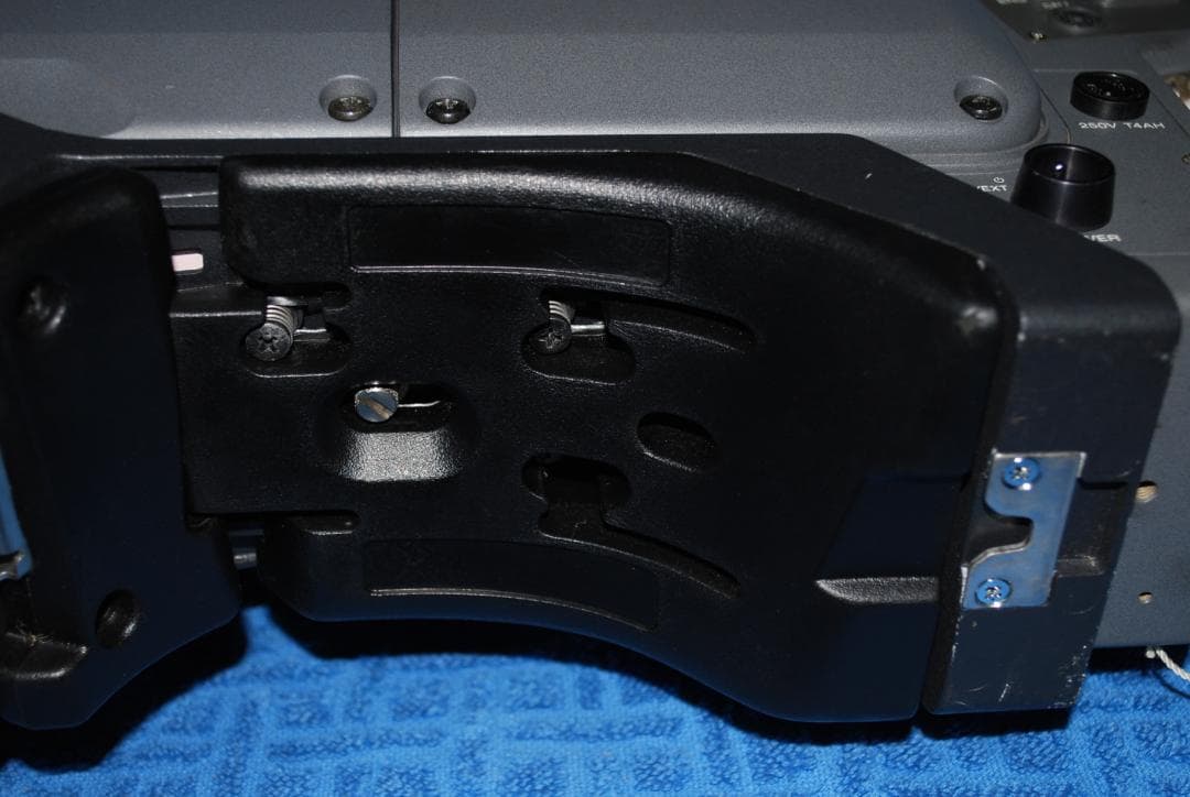 ソニー放送用カメラBVP550＋キャノンレンズ中古ジャンク品の出品です