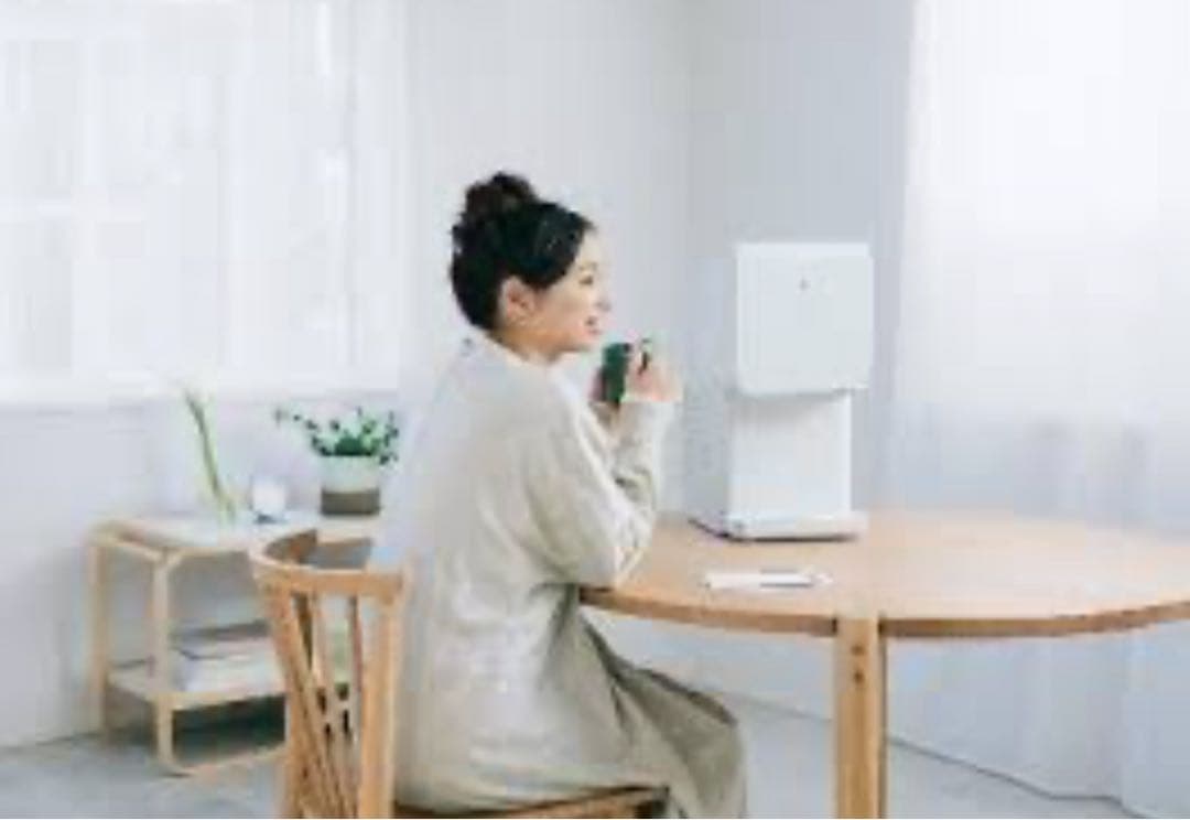 Locca 卓上浄水型ウォーターサーバー LC24D1S-PW-AW - メルカリ