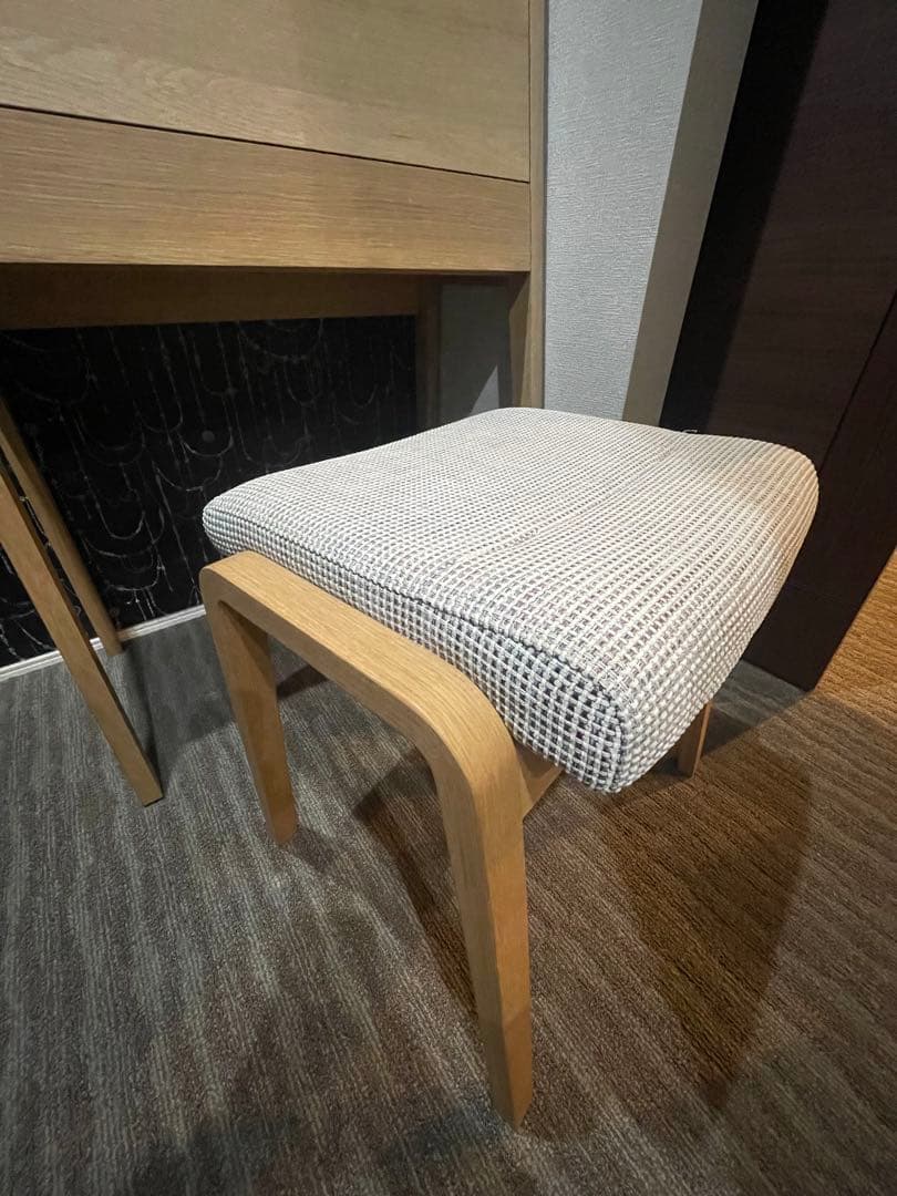 カリモク家具 オーダー品 布張地スツール チェア椅子 カリモク スツール CU0406 オーク材 布張り カバーリング スタッキング