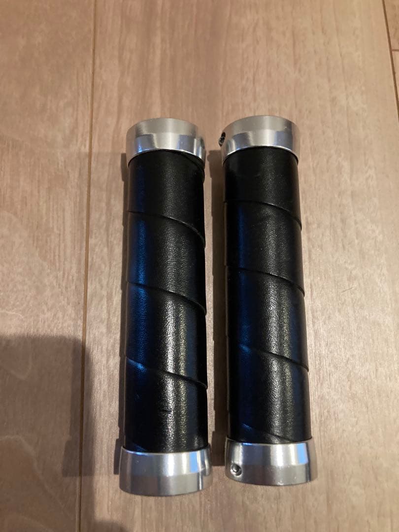 未使用品BrooksスレンダーレザーグリップSurly crust サーリー ブルックス（BROOKS） 【日本正規品】 Slender Leather Grips