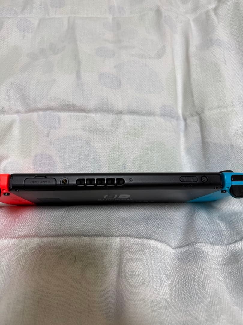 Nintendo Switch 本体 青と赤 - メルカリ