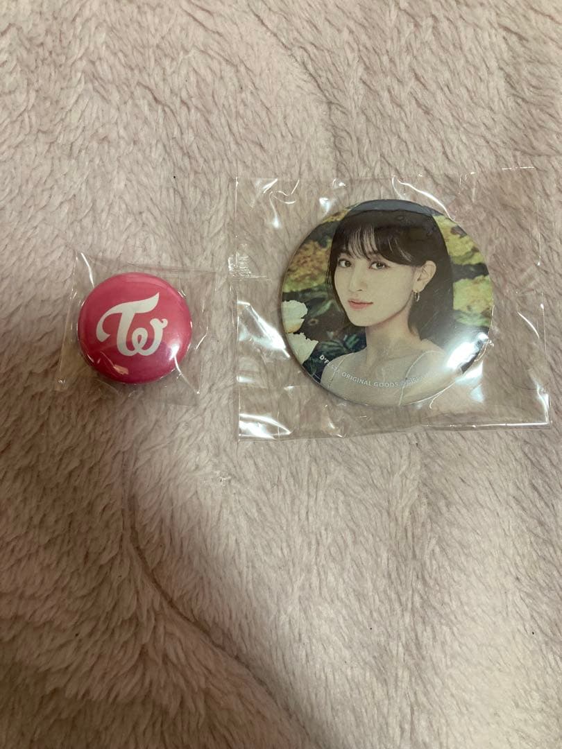 DFESTA TWICE 缶バッチ ジヒョ ガチャ - メルカリ