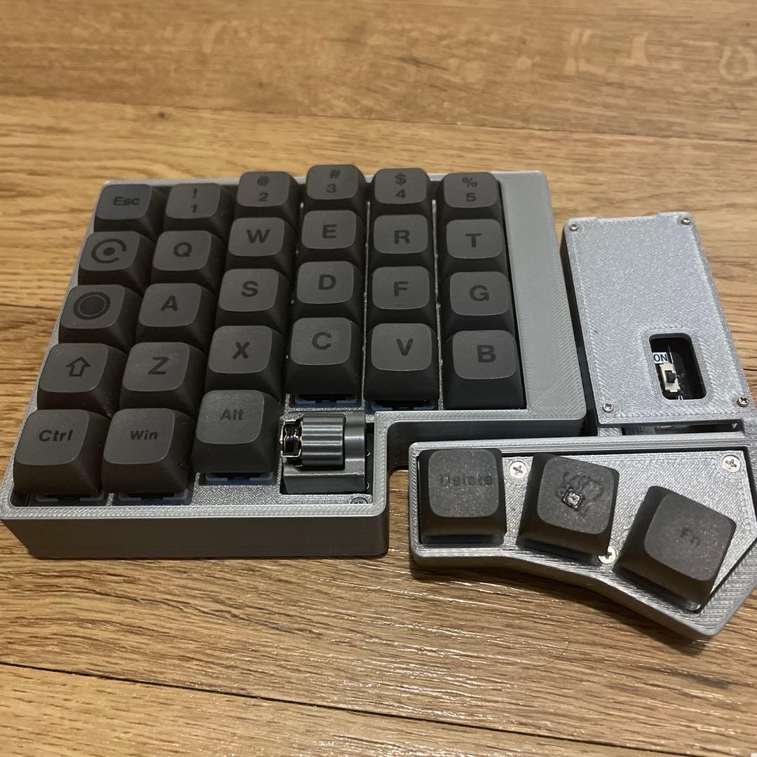 CCK-BALL 角度調整可能 分割トラックボール キーボード ZMK/QMK - メルカリ