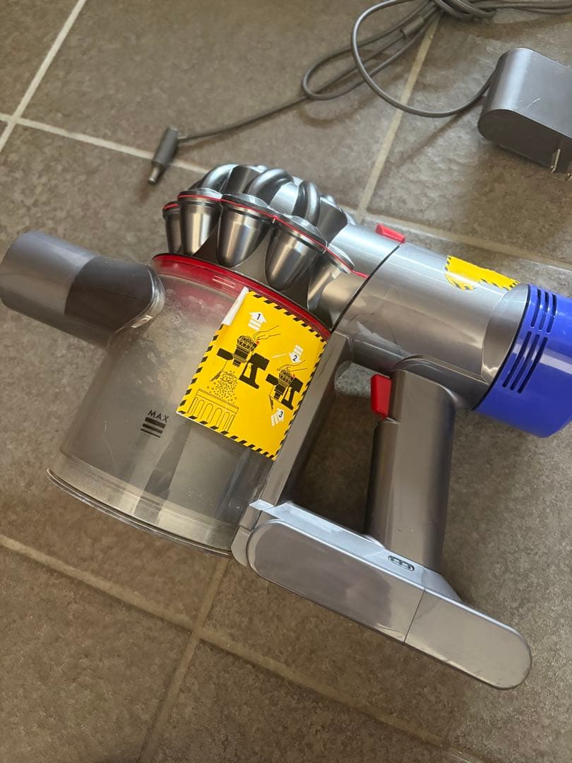 Dyson ダイソン SV10 コードレスクリーナー ツールセット 本体 充電器