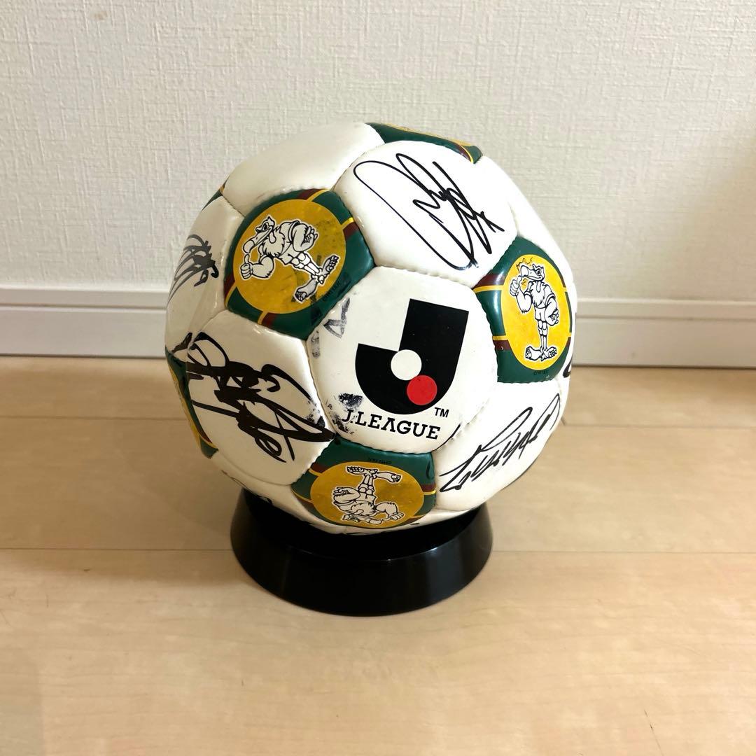 読売ヴェルディ サイン入りサッカーボール - メルカリ