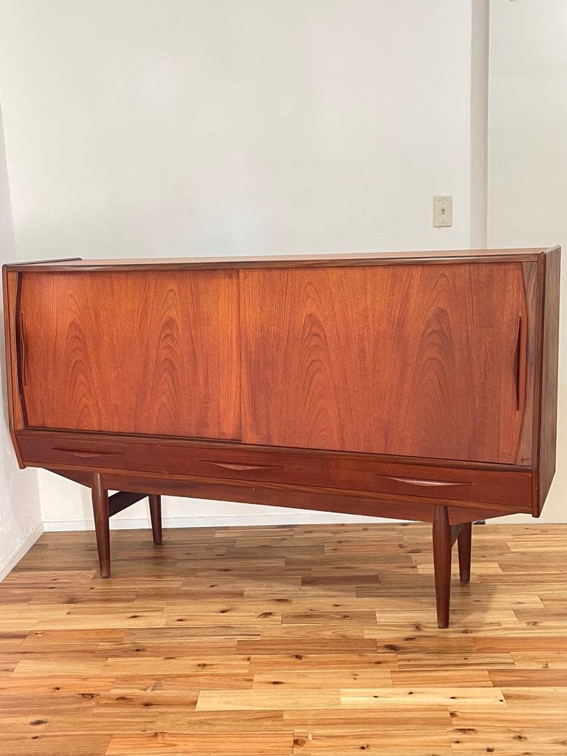 北欧 デンマーク ヴィンテージ チーク オイルフィニッシュ サイドボード 北欧 デンマーク ヴィンテージ チーク オイルフィニッシュ サイドボード