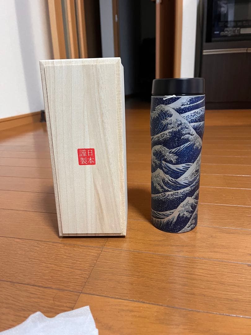 パゴン×タイガー魔法瓶 大波 桐箱 送料込 真空断熱ボトル MJX-B048 – タイガー魔法瓶