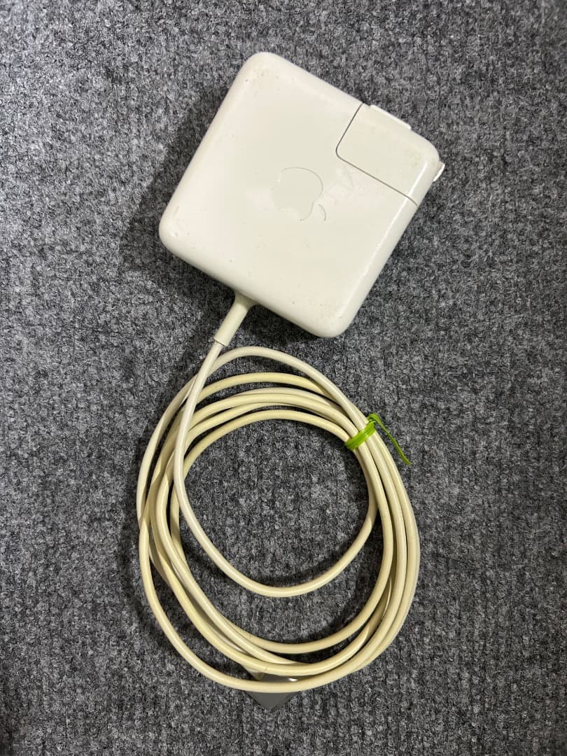 充電回数11回 MacBook Air 2015 i5 1.6Ghz 11インチ