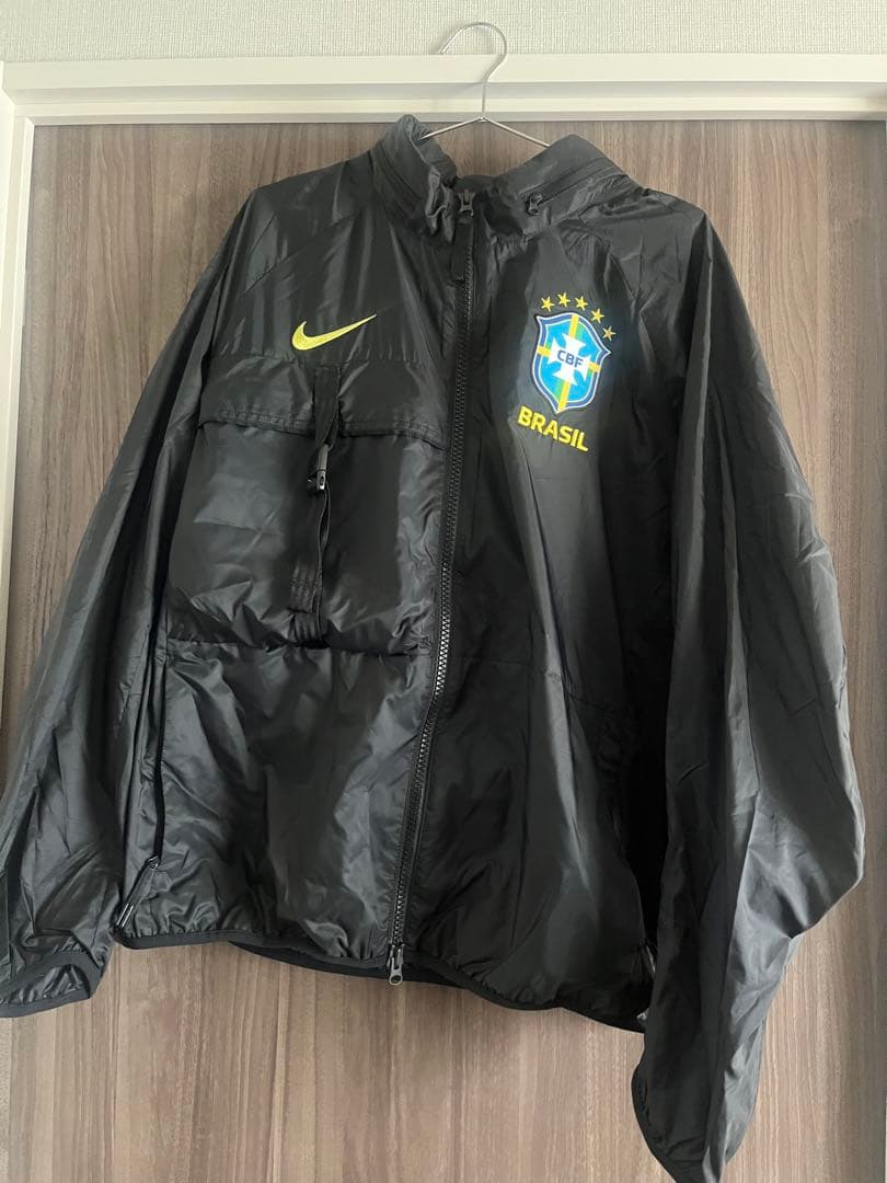 【値下げ中】Nike ブラジル ウィンドブレーカー USサイズ fz5516-100_01.jpg