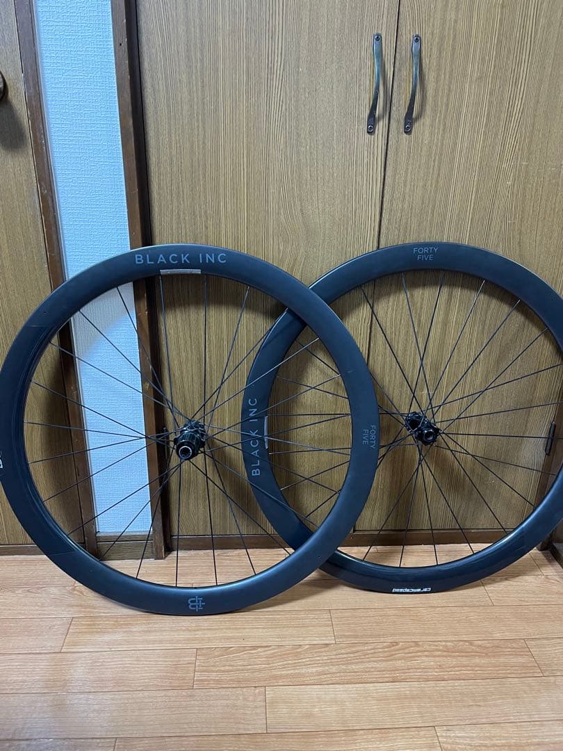 T*S様 BLACK INC 45 disc Black Inc Forty Five Clincher Disc Wheelset – RA Cycles