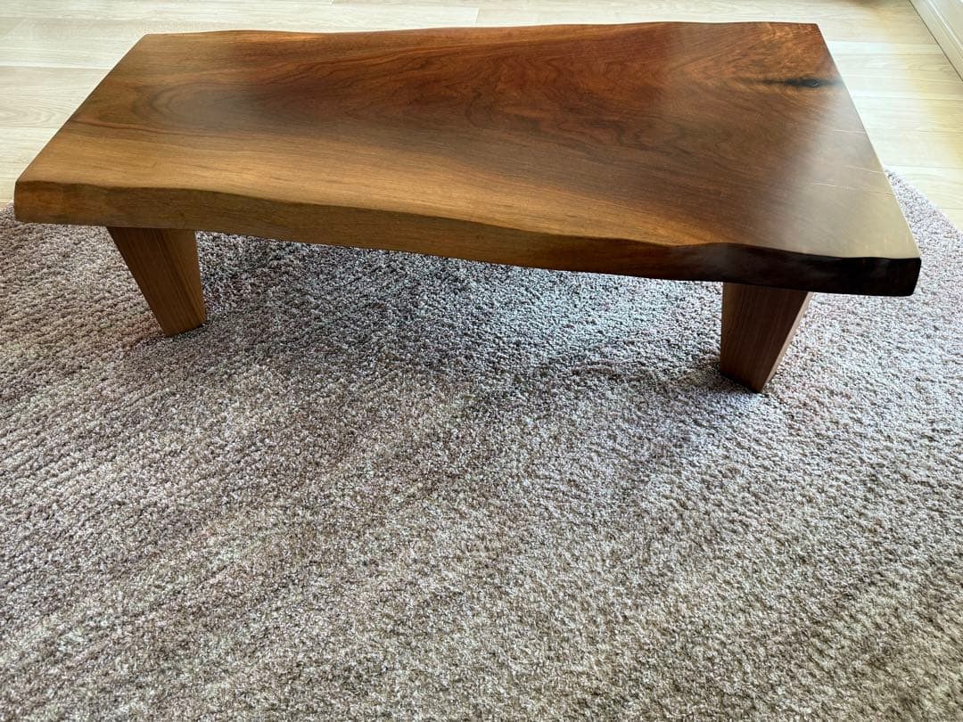 ウォールナット 一枚板 ローテーブル122cm 無垢一枚板作品紹介】ウォールナット一枚板ローテーブル | 近藤工芸BLOG
