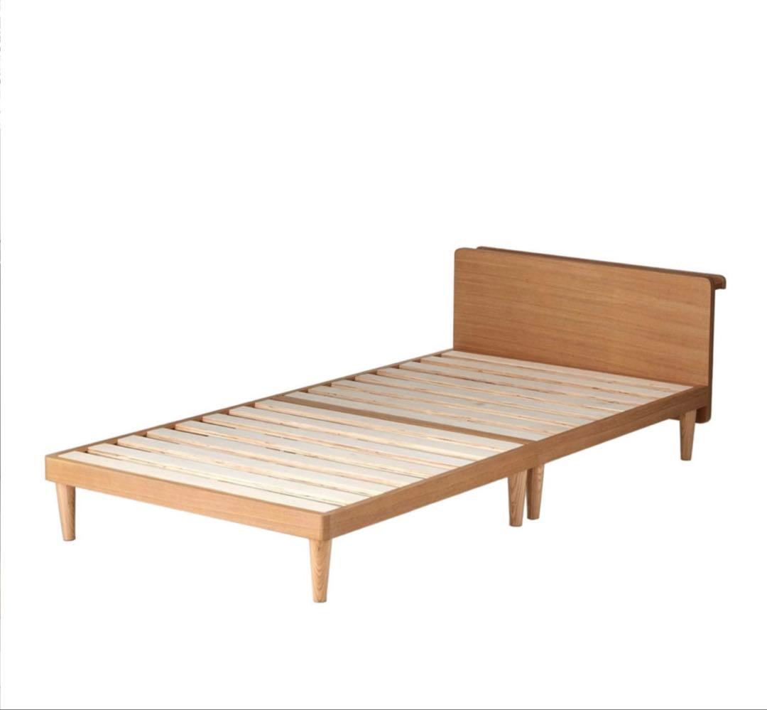 美品！15分で組み立てられるタモ材のコンセント付きすのこベッド　ベルメゾン 15分で組み立てられるタモ材のコンセント付きすのこベッド ＜シングル