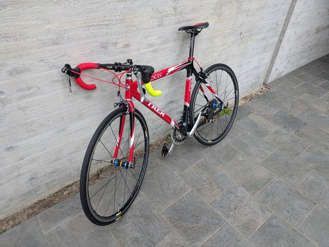 ロードバイク　フルカーボン　TREK 福岡　引取限定 TREK カーボンフレームバイクが最大20％OFF！売り切れ御免。