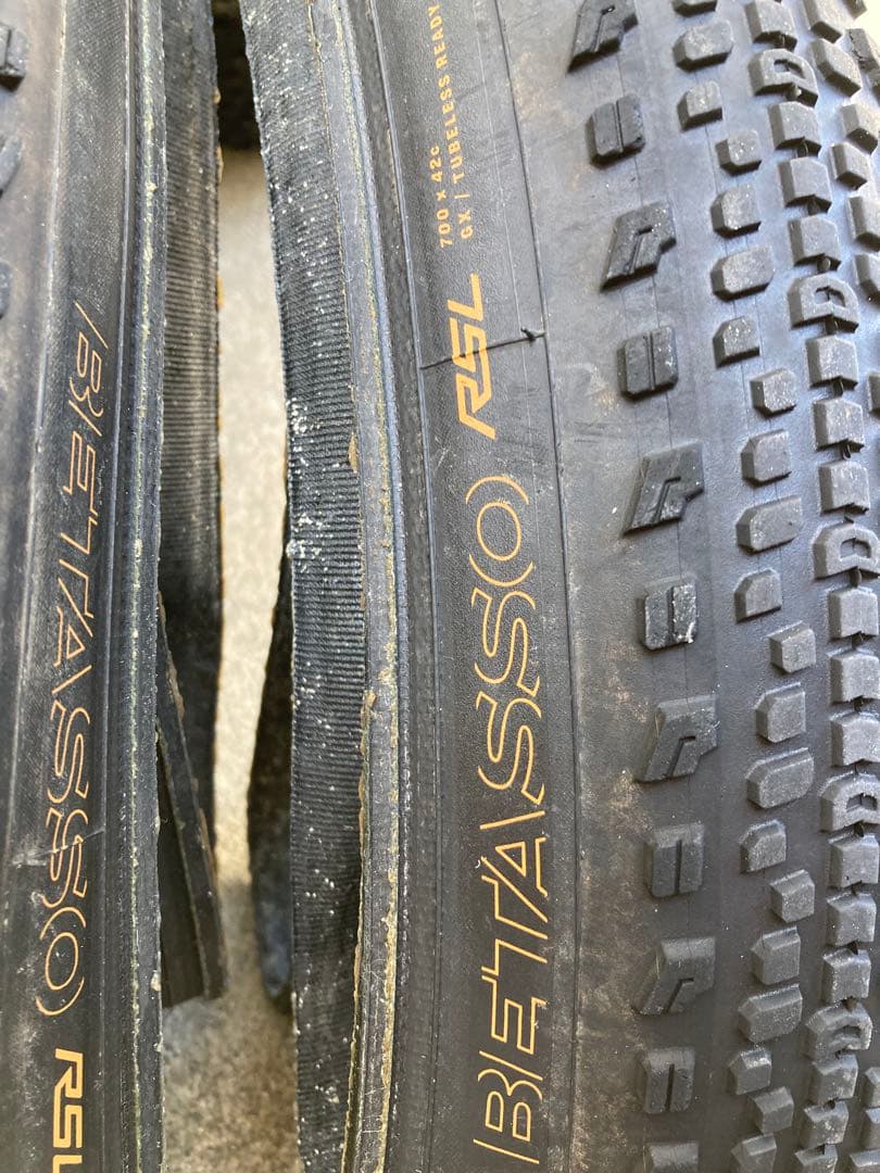 UPSTAIRSCHRISTIANACADEMY-BETASSO RSL 700x42C チューブレスタイヤ 2