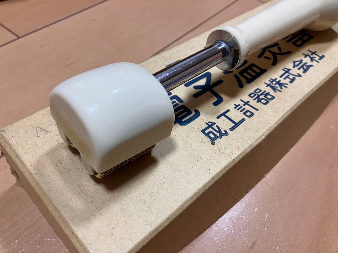 ローラー式 電子温灸器 A−8 / 成工計器株式会社 - メルカリ