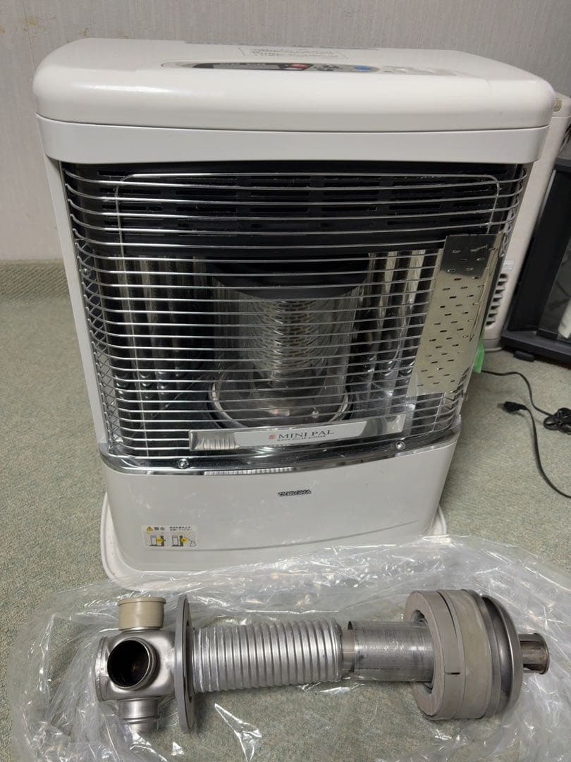 コロナ FF 石油ストーブ ミニパル FF‐VT55PL 2009年製 コロナ FF 石油ストーブ ミニパル FF‐VT55PL 2009年製 カセットガス